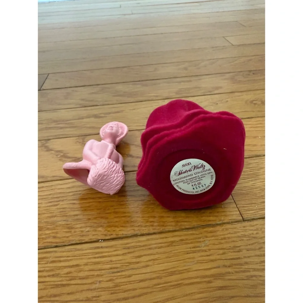 Avon Vintage 1977 Skater’s Waltz Moonwind Cologne - New in Box - Picture 3 of 6